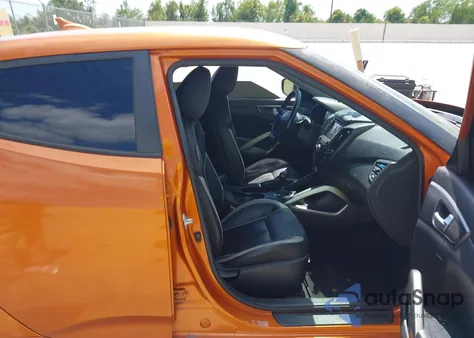 2013 Hyundai Veloster Turbo W/Black z USA, uszkodzony, nr VIN KMHTC6AE4DU169787